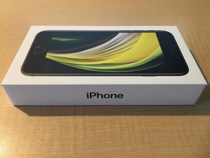 新パッケージ（Apple様ドSパッケージ）となったiPhone SE（第2世代）